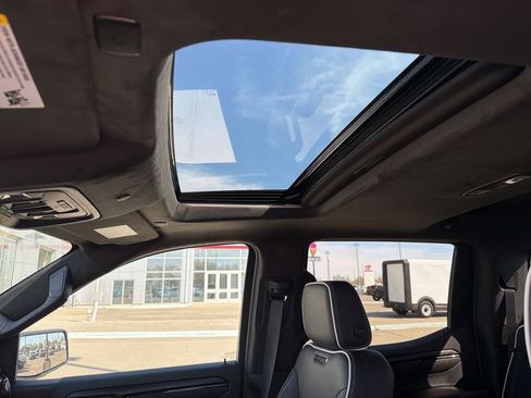 Used 2025 GMC Sierra 1500 AT4X image 16