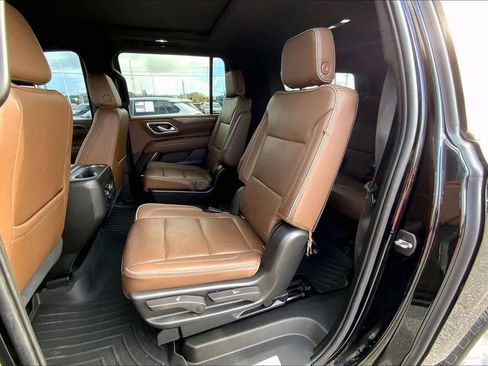 Used 2021 Chevrolet Suburban High Country image 20