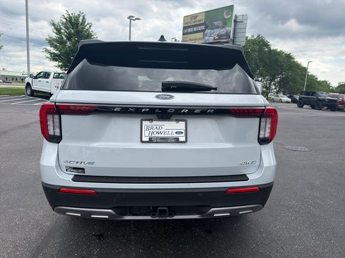 Used 2025 Ford Explorer Active w/ Active Comfort Package AWD/4WD image 7