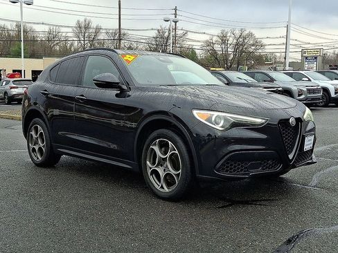 Used 2022 Alfa Romeo Stelvio Sprint image 1