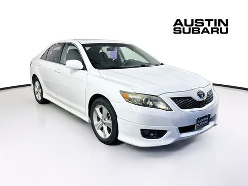 Used 2010 Toyota Camry SE FWD image 1