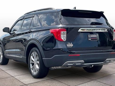 Used 2023 Ford Explorer XLT w/ Equipment Group 202A RWD image 2