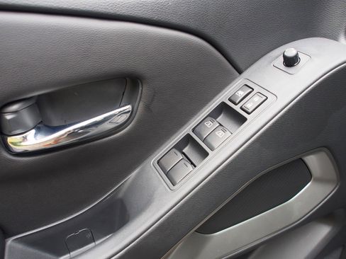 Used 2026 Nissan Frontier SV image 16