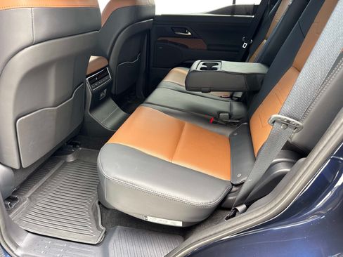 Certified 2026 Lexus GX 550 w/ Cold Area Package AWD/4WD image 15