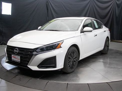 Used 2025 Nissan Altima 2.5 SV w/ SV Special Edition Package image 6