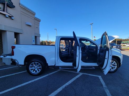 Used 2022 Chevrolet Silverado 1500 LTZ image 18