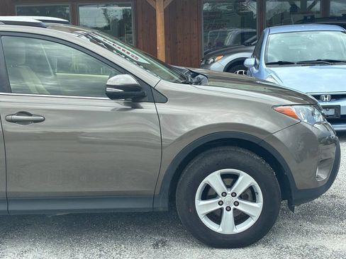 Used 2013 Toyota RAV4 XLE AWD/4WD image 17