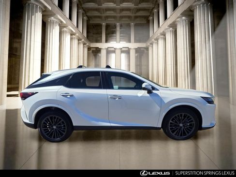 Used 2024 Lexus RX 350 Premium w/ Convenience Package FWD image 3