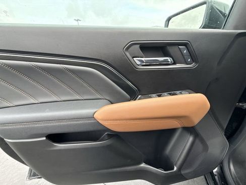 Used 2024 GMC Canyon AT4 w/ Canyon Safety Plus Package image 21