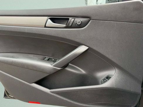 Used 2014 Volkswagen Passat 1.8T SE image 29