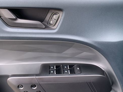 New 2025 Ford Maverick XL image 19