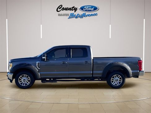Used 2017 Ford F350 Lariat image 3