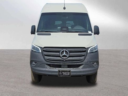 Used 2026 Mercedes-Benz Sprinter 2500 image 8