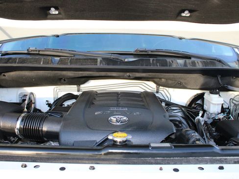 Used 2014 Toyota Tundra Platinum image 41