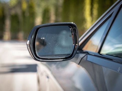 Used 2024 Cadillac Lyriq Sport image 21