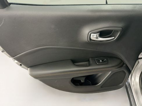 Used 2018 Jeep Compass Limited w/ Navigation Group AWD/4WD image 26