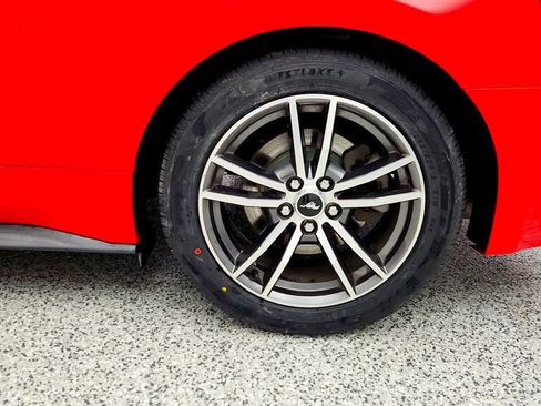 Used 2017 Ford Mustang Coupe image 9