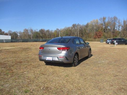 Used 2022 Kia Rio S w/ Technology Package image 3