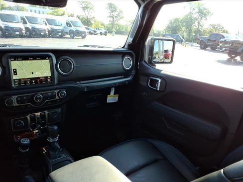 Used 2022 Jeep Wrangler Unlimited Rubicon 4xe w/ Cold Weather Group AWD/4WD image 14