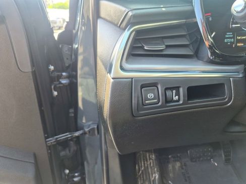 Used 2019 Cadillac XT5 Luxury FWD image 13