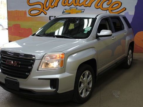 Used 2017 GMC Terrain SLE AWD/4WD image 2