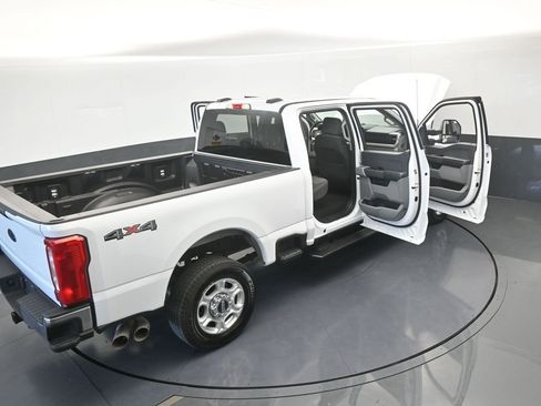Used 2025 Ford F250 XLT image 73