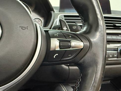 Used 2016 BMW M4 Convertible 2D image 26