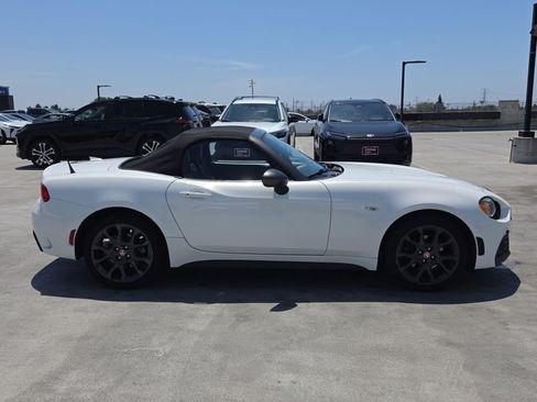 Used 2017 FIAT 124 Spider Abarth RWD image 4