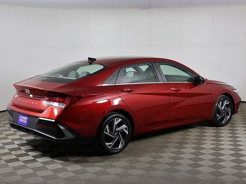 Certified 2024 Hyundai Elantra SEL w/ Convenience Package image 11