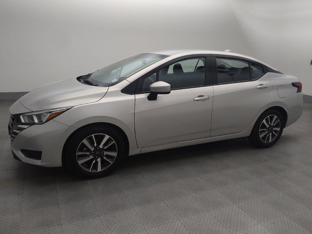 Used 2024 Nissan Versa SV FWD image 2