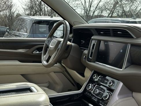 Used 2023 GMC Yukon Denali image 33