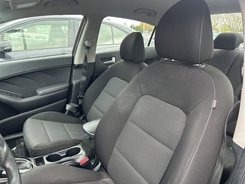 Used 2018 Kia Forte LX w/ LX Rear Camera Package image 6