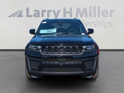 New 2026 Jeep Grand Cherokee Altitude AWD/4WD image 8