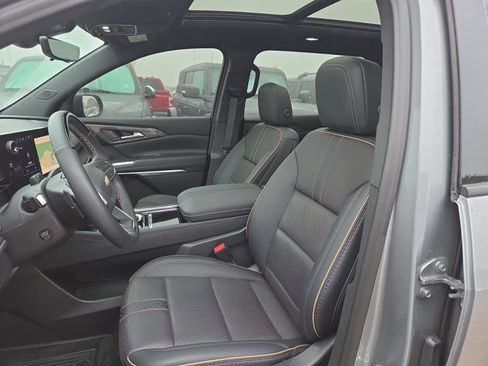 Used 2026 Chevrolet Traverse High Country AWD/4WD image 8