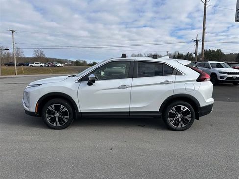 Used 2022 Mitsubishi Eclipse Cross SE image 2