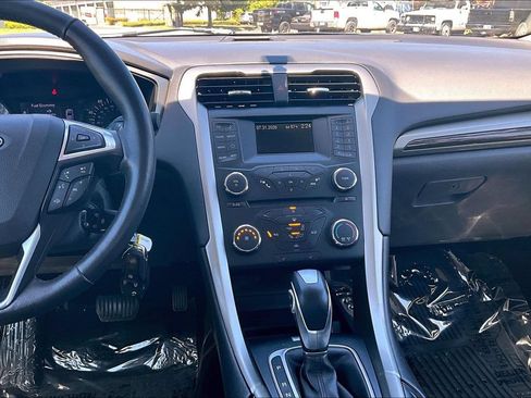 Used 2013 Ford Fusion SE FWD image 8