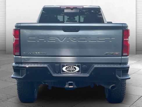 Used 2025 Chevrolet Silverado 2500 ZR2 AWD/4WD image 3