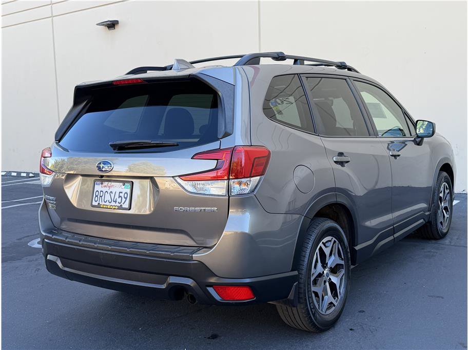 Used 2020 Subaru Forester Premium AWD/4WD image 6