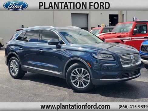 Used 2022 Lincoln Nautilus Reserve image 1