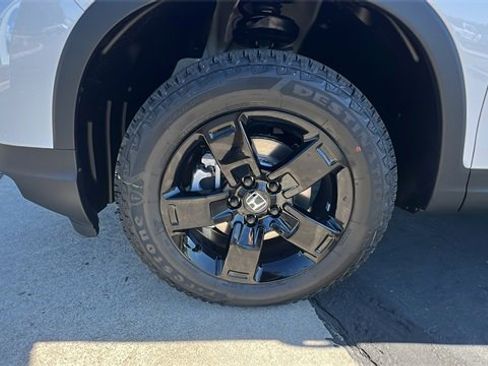 New 2025 Honda Ridgeline Black Edition image 10