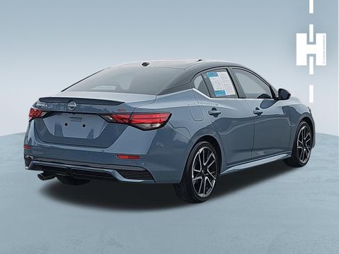 Used 2025 Nissan Sentra SR image 3