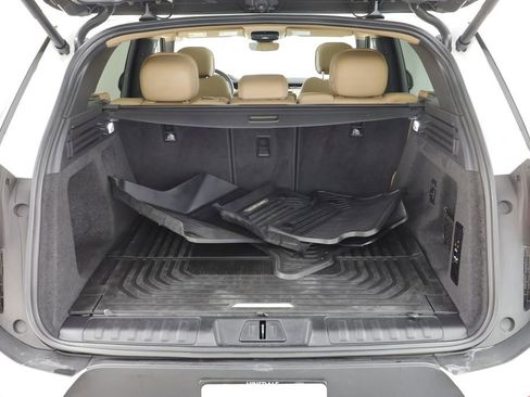 Used 2024 Land Rover Range Rover Sport SE image 17
