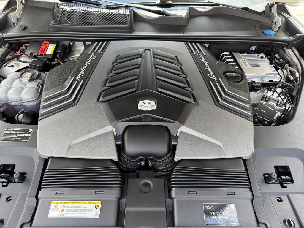 Used 2022 Lamborghini Urus AWD/4WD image 12
