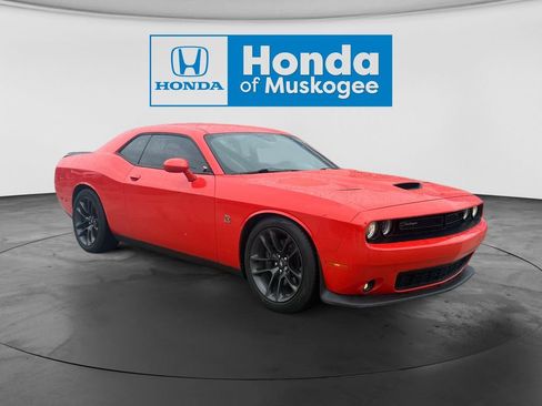 Used 2022 Dodge Challenger R/T Scat Pack RWD image 2