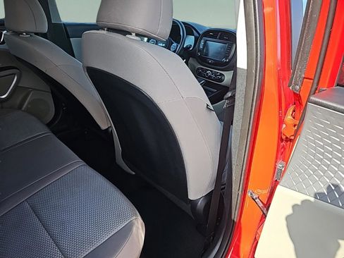 Used 2024 Kia Soul LX image 29