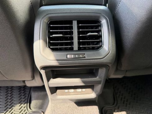New 2026 Volkswagen Taos SE FWD image 25