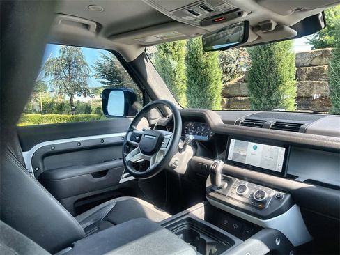 Used 2020 Land Rover Defender 110 First Edition image 14