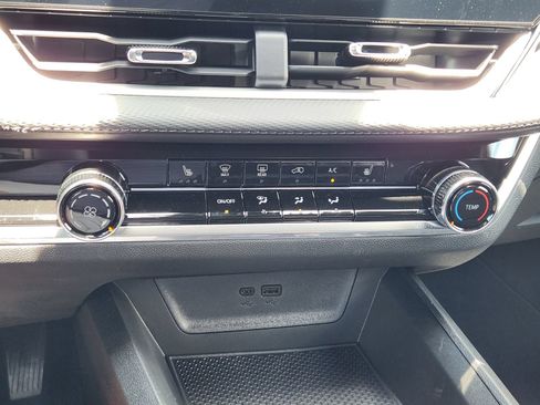 New 2027 Chevrolet Equinox LT FWD image 17