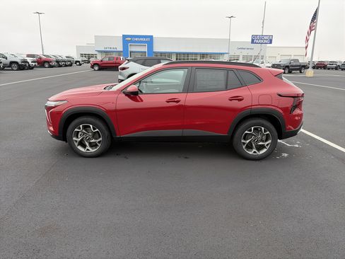 New 2026 Chevrolet Trax LT image 7