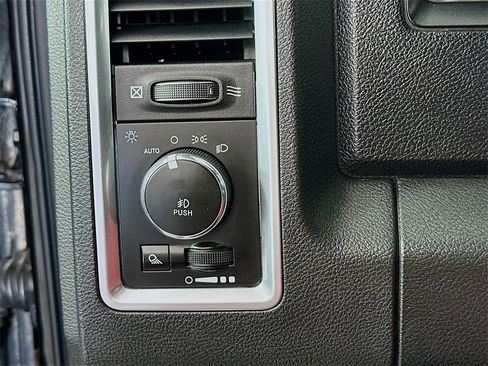 Used 2018 RAM 1500 Limited image 10